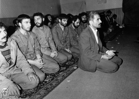 رجایی: ما پس از انقلاب خدا را به جای شاه پذیرفته ایم و به جای او خدا را نشانده ایم!