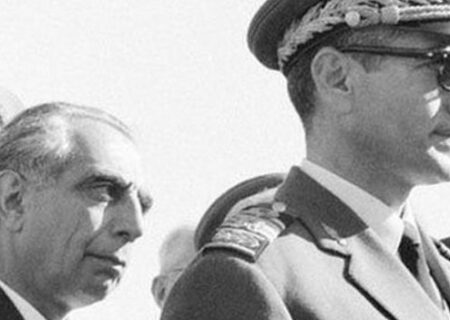 علی امینی نخست وزیر: گرفتاری های مالی کشور باعث ناراحتی کارمندان شده است/ خارجیانی که به ایران می آیند فکر می کنند اصلا در ایران نمی خواهند کاری انجام شود!/اگر مجلس تعطیل است قوه قضائیه کار خود را می کند/ اشخاص کاردان و کارآمد در مملکت زیاد نبوده و در مصدر امور نیز نیستند!