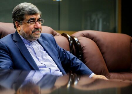 علی جنتی: بعضی از فیلم هایی که قبلا پخش می شد باید سانسور شود!