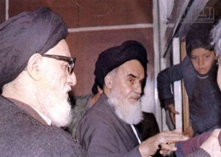 آخرین خبرها از بحران در روابط آیت الله طالقانی با نظام نوپا؛ امام خمینی: کسانی که خدا را قبول ندارند در حمایت از آیت الله طالقانی تظاهرات می کنند/اگر احمد ما را بگیرند و بکشند حرفی نمی زنم/ پیام مهم آیت الله طالقانی در مورد حوادث جاری!
